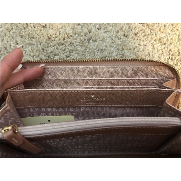 Kate Spade Wallet - Picture 6 of 7